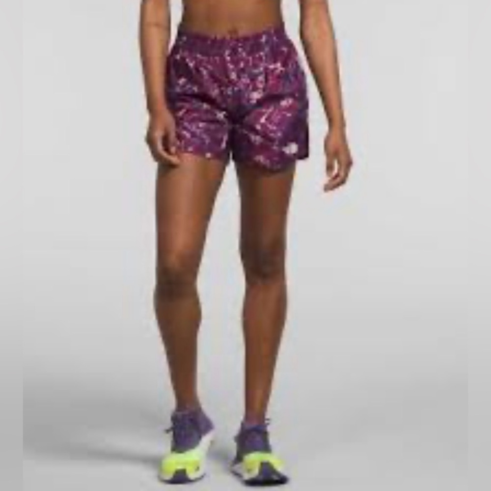 NWT THE NORTH FACE LIGHTWEIGHT ,BREATHABLE ACTIVE SHORT QUICK DRYING SIZE XXL